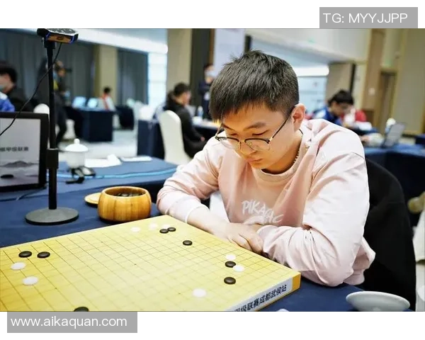 成都足球队在邀请赛中的战术表现分析与点评探讨