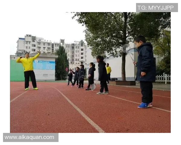 成都羽毛球队技术探讨与训练心得分享聚焦羽毛球运动发展与提升策略